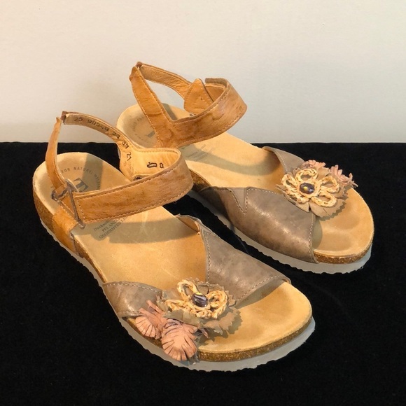 Think! Boho Artsy Leather Straw Flower Sandals Size 37 US 6 - Picture 1 of 8